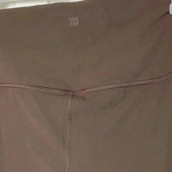 All in Motion Soft Ultra High-Rise Flare
Leggings - Dark Brown Size 1X - Picture 9 of 10